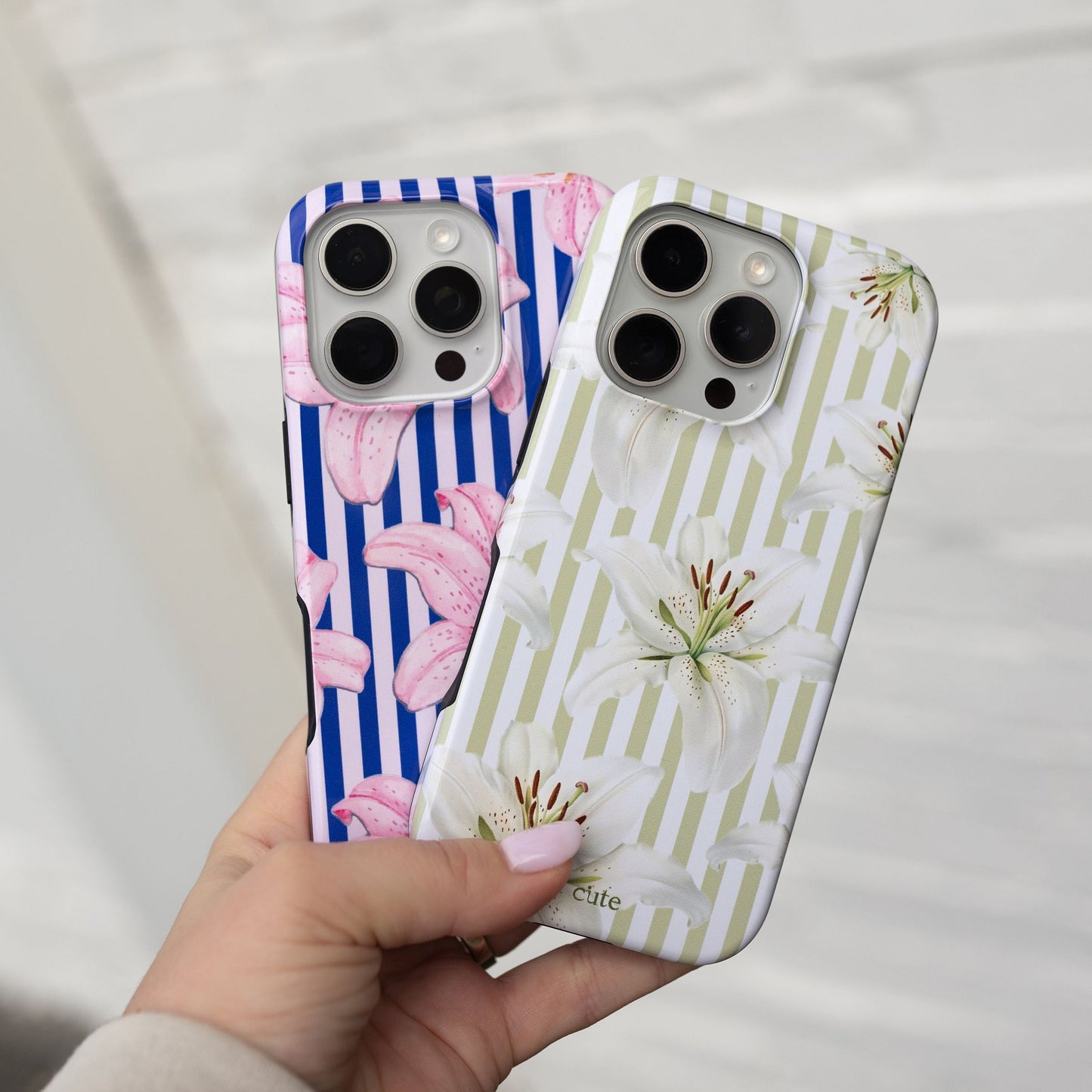 Lily Whisper Magsafe phone case