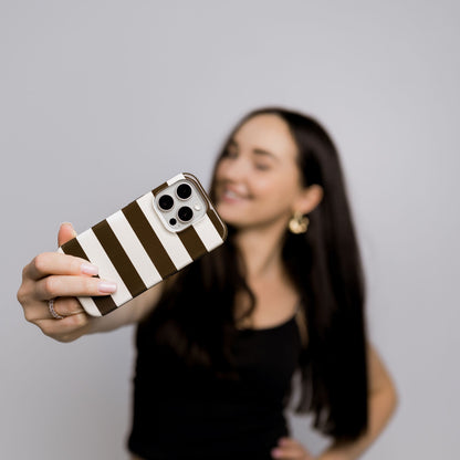 Ivory Lines Magsafe phone case